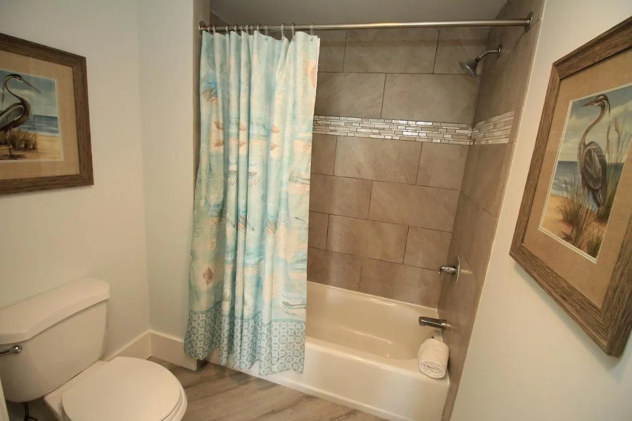 Holiday home Sleeps 8 - Renovated Beachfront Condo At Westwinds, Sandestin With Gulf Views, Private Beach Access